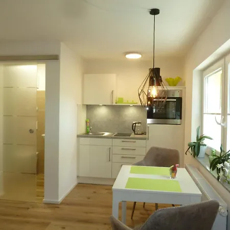 Wohnen Auf Zeit In شقة