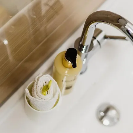 Wohnen Auf Zeit In شقة *