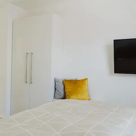 Wohnen Auf Zeit In شقة فاينغارتن